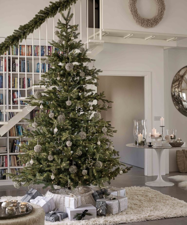 How to style The White Company Christmas tree like an expert | Livingetc