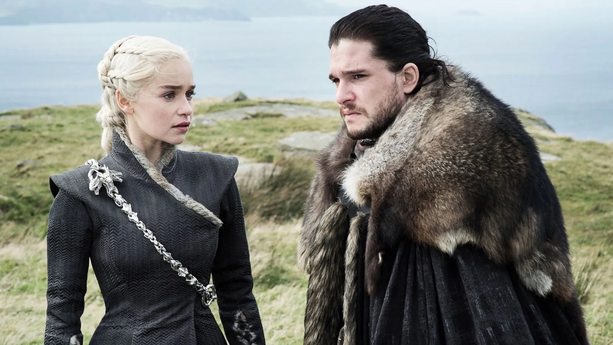 Emilia Clarke and Kit Harington in Game of Thrones