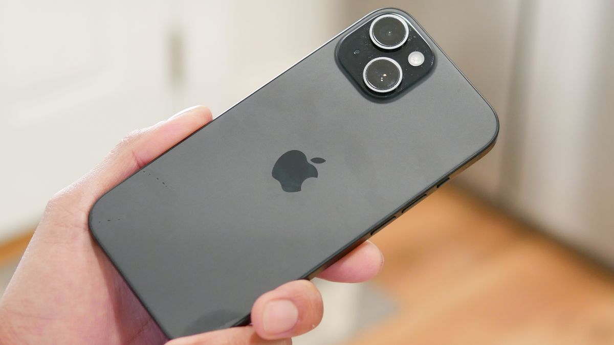 Apple iPhone 15 review.