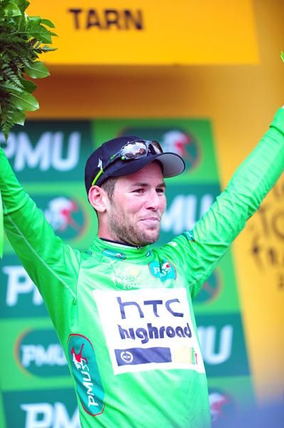Mark Cavendish's stage win vaulted him into the lead of the points classification.