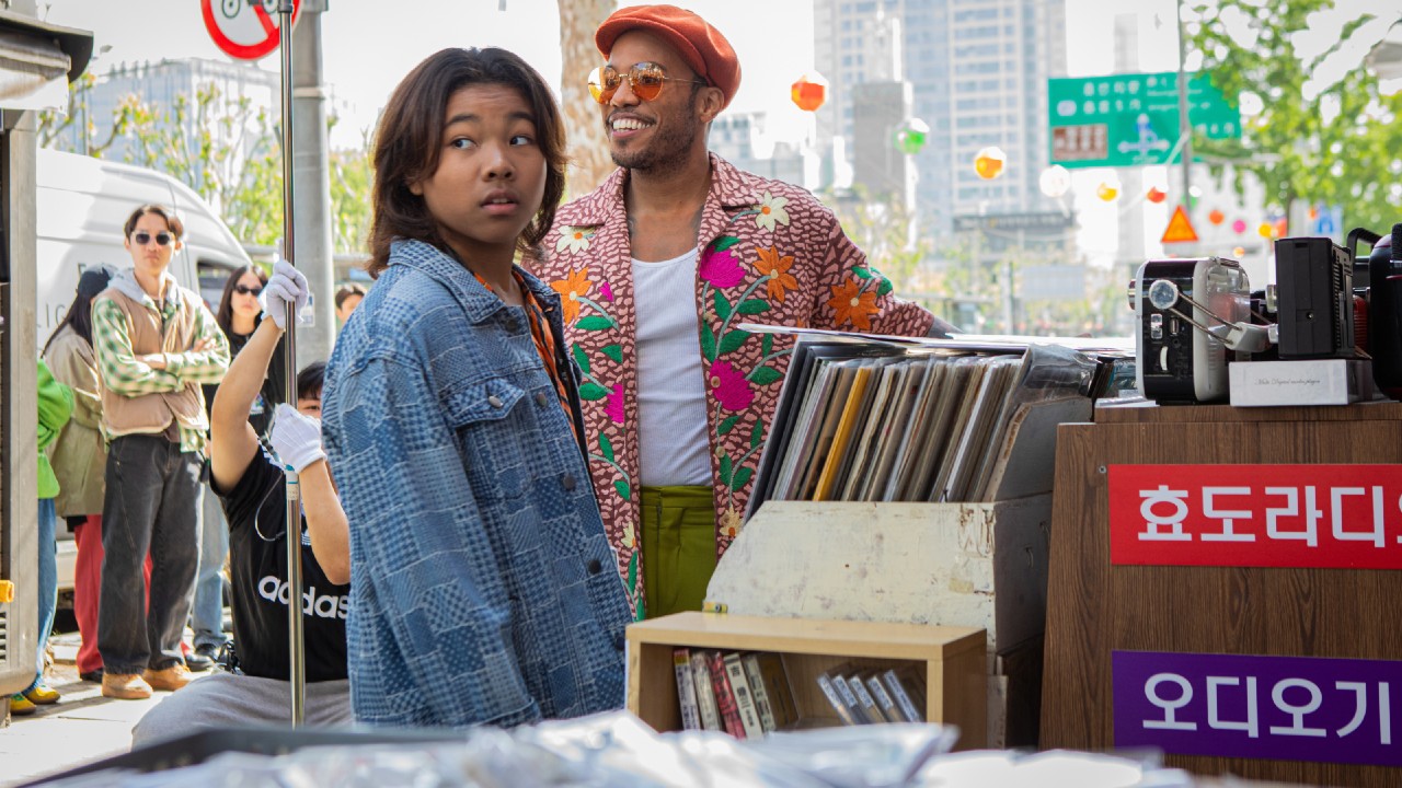 Anderson .Paak showing Soul Rasheed albums in K-Pops!