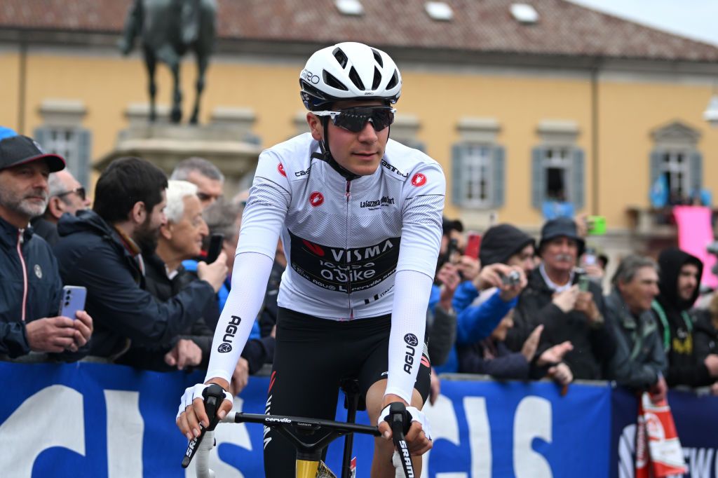 Cian Uijtdebroeks was forced out of the Giro d&#039;Italia from fifth place ahead of stage 11