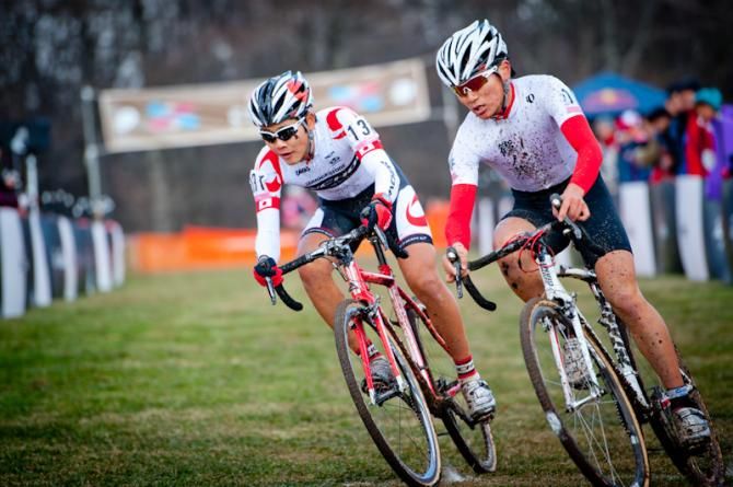 Toki Sawada (Team Bridgestone Anchor) and Kota Yokoyama (Shinonoi High School) racing side by side
