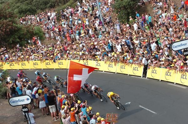 Bradley Wiggins charges to the front in the closing stages to lead out Edvald Boasson Hagen