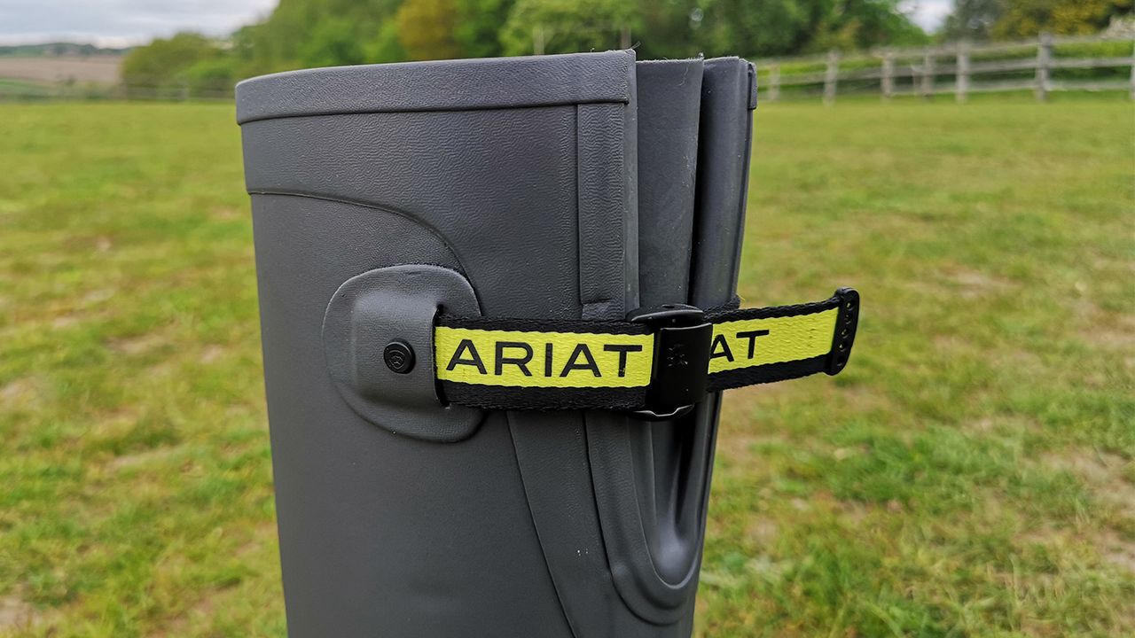 Ariat Kelmarsh fastening