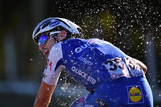 Max Richeze (Quick-Step Floors) tries to cool down