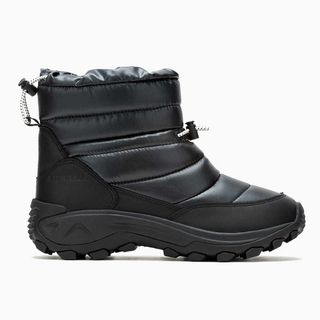 black puffy snow boots