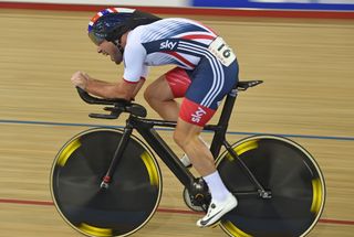 Mark Cavendish started his omnium individual pursuit very fast - too fast, as it turned out, and he faded in the final kilometre to finish 13th quickest behind Colombian Fernando Gaviria. The men's omnium concludes on Saturday evening.