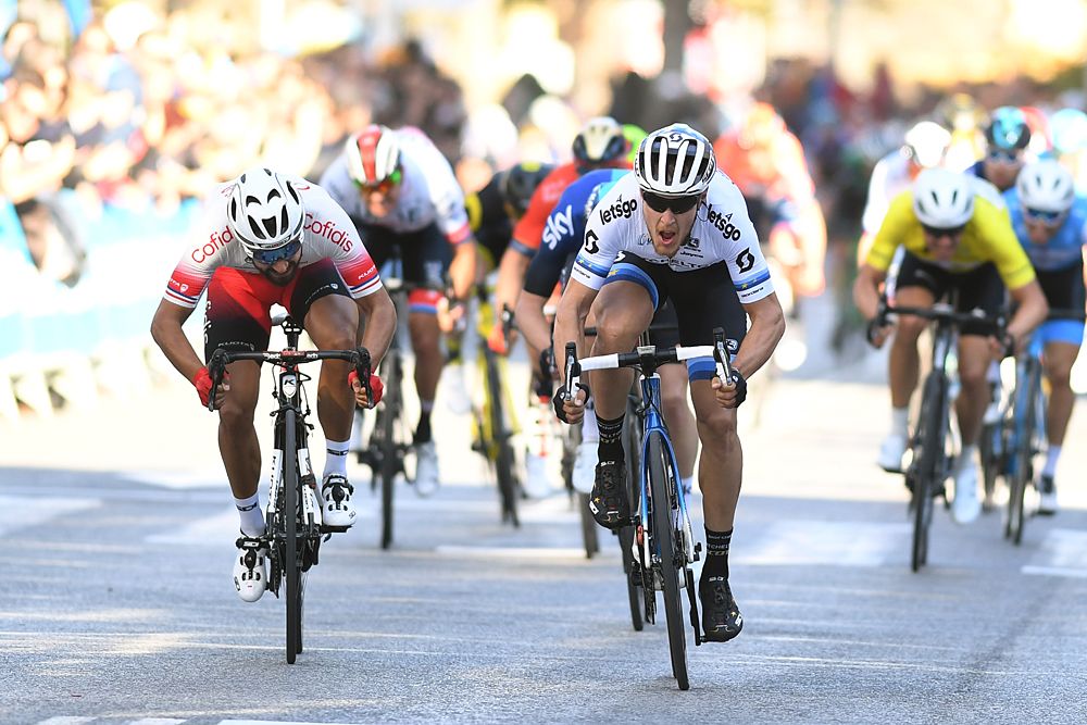 The final spring of stage 2 won by Matteo Trentin (Mitchelton-Scott) ahead of Nacer Bouhanni (Cofidis)