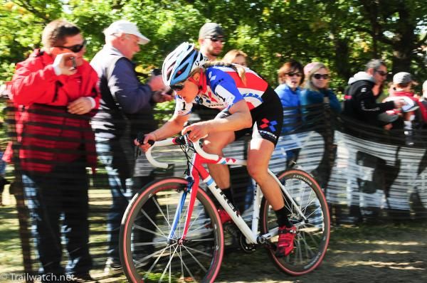 Katie Compton (Trek Cyclocross Collective) putting her head down and pulling away