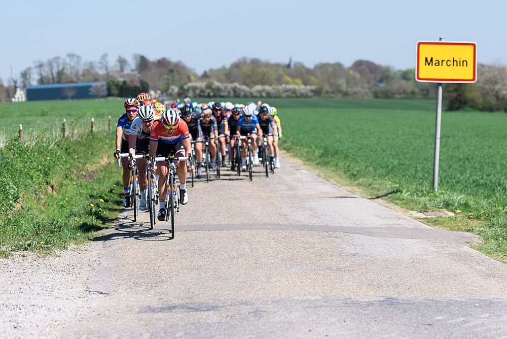Lucinda Brand (Rabo Liv) sets the pace - Fl&egrave;che Wallonne Femmes