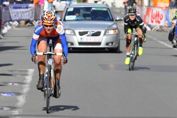 Annemiek Van Vleuten (Rabo Women) outpsrinted Christel Ferrier-Bruneau (Hitec Products - Mistral Home) and Linda Villumsen (GreenEdge-AIS) to win the seventh edition of this event