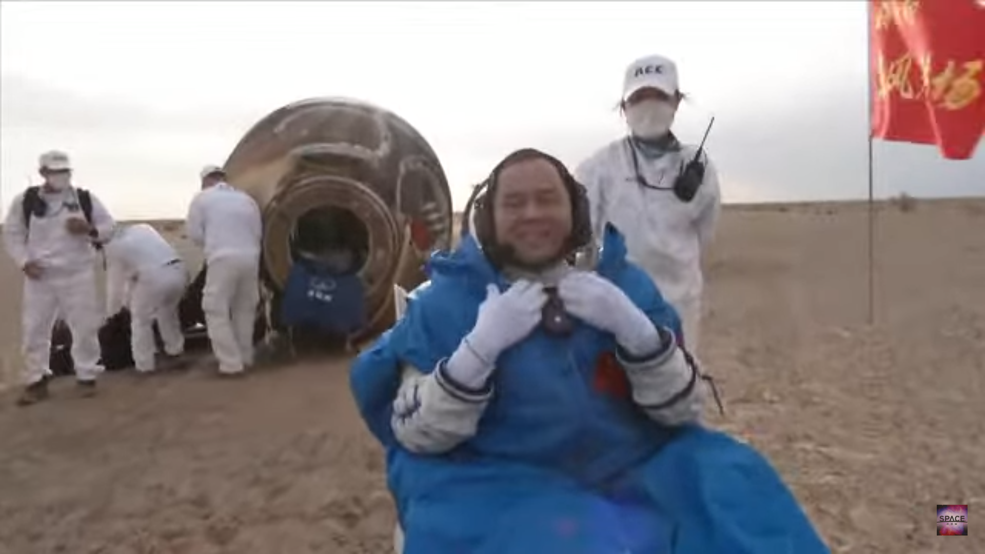 China's Shenzhou 15 capsule lands safely with 3 Tiangong space station astronauts (video)
