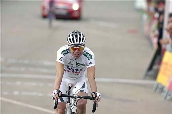 A mechanical on the final climb didn't help Cadel Evans (Silence-Lotto) any.