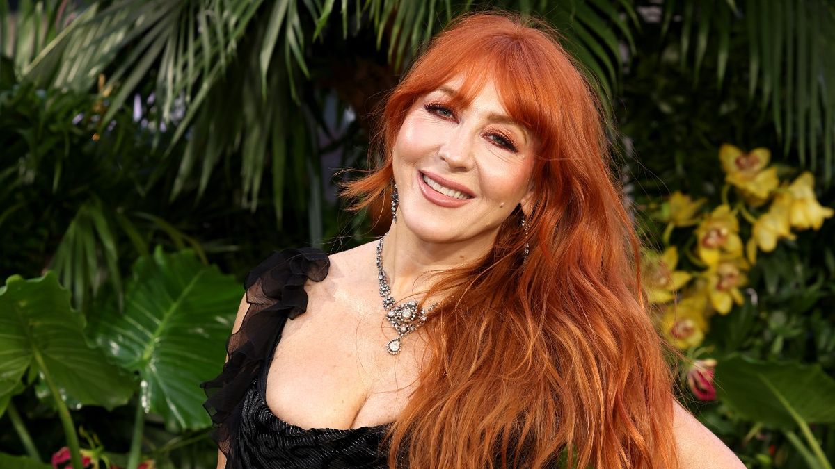 Charlotte Tilbury's Beauty Routine Is Just as Extra as You'd Imagine - Vimarsana News