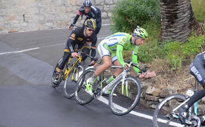Gerald Ciolek follows Peter Sagan