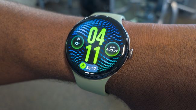 Google Pixel Watch 5 — хорошие умные часы, которые отчаянно не хотят, чтобы я к ним прикасался, но я все еще жду их лучших новых функций