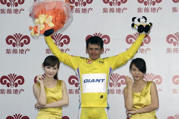 Muradjan Halmuratov (Giant Kenda Cycling Team) remains in the leader's jersey.