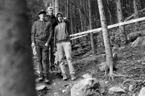 The Santa Cruz Syndicate Team on the downhill course walk in Norway