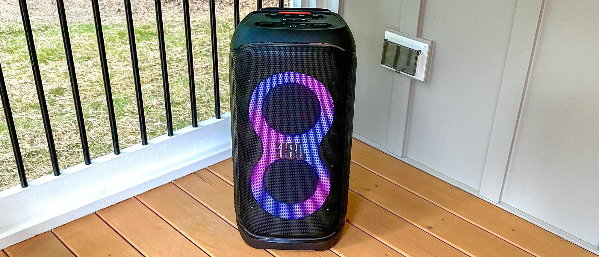 JBL PartyBox Stage 320 review | Tom
