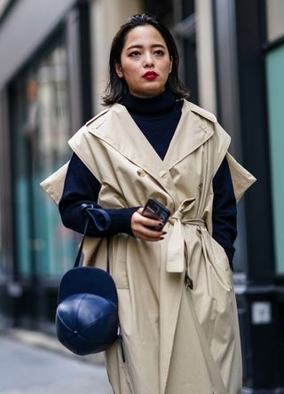 French street style - woman wearing a red lip