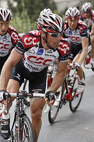 Giovanni Lombardi heads up CSC's defence of Ivan Basso's lead