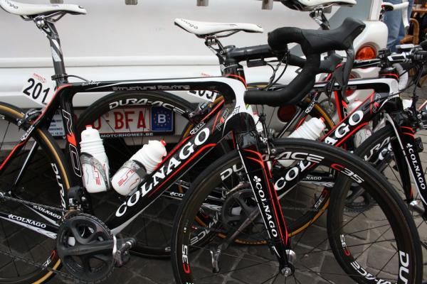 The Landbouwkrediet Colnago bikes await the riders