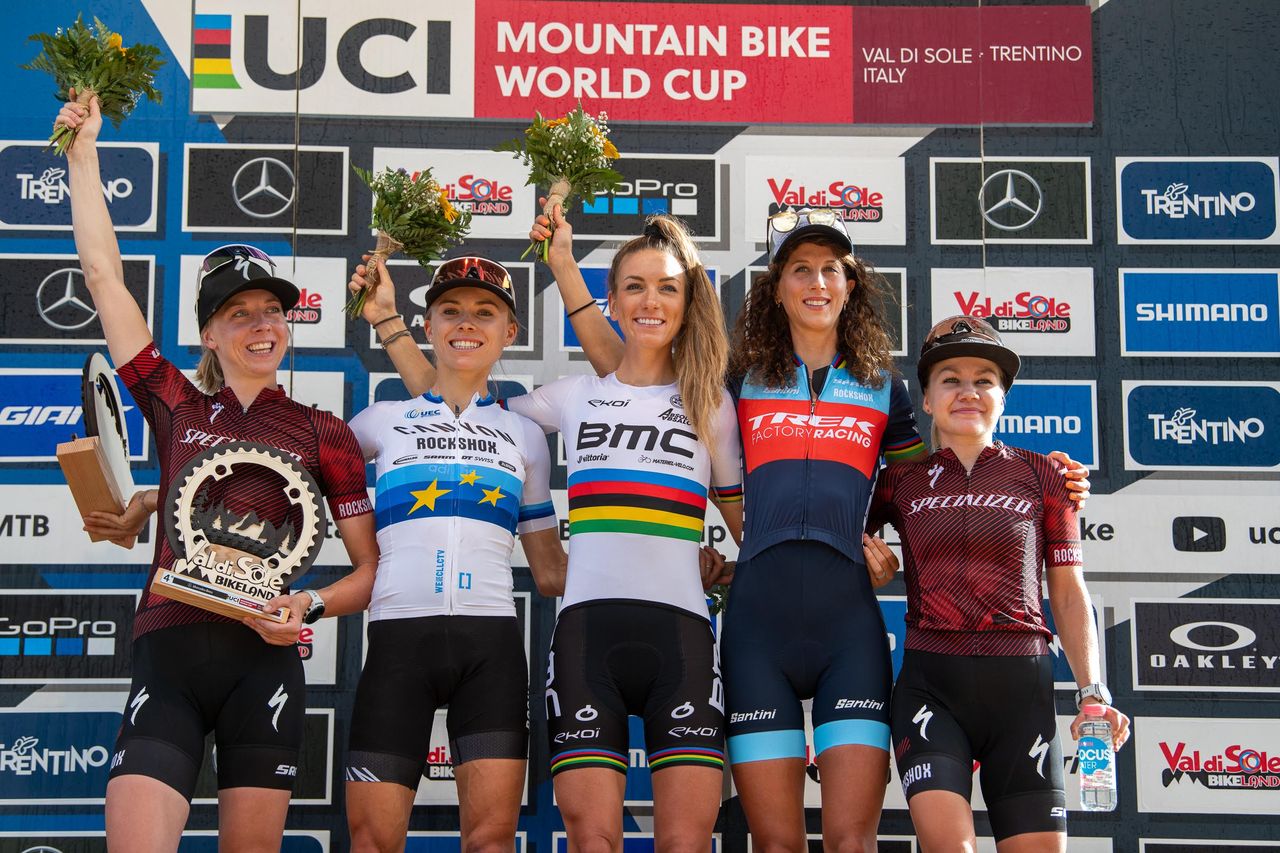 L to r: Haley Batten, Loana Lecomte, Pauline Ferrand Prevot, Jolanda Neff, Sina Frei
