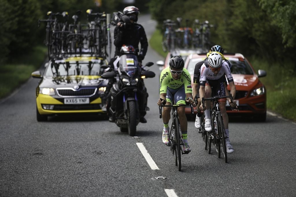 Adam Blythe (Tinkoff) in the bright colours