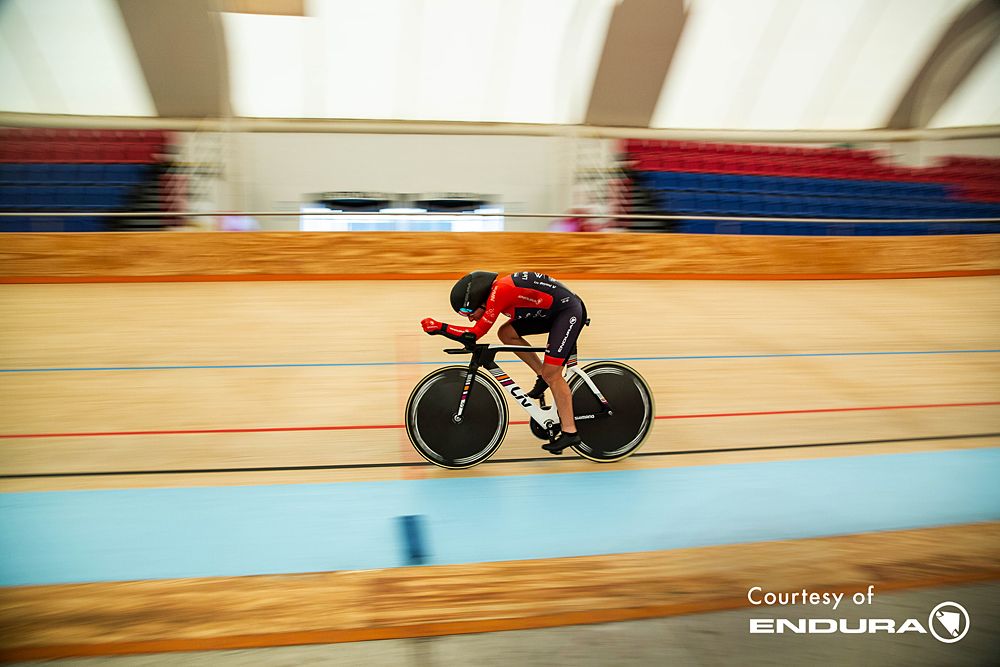 Vittoria Bussi breaks women's Hour Record by 27 metres