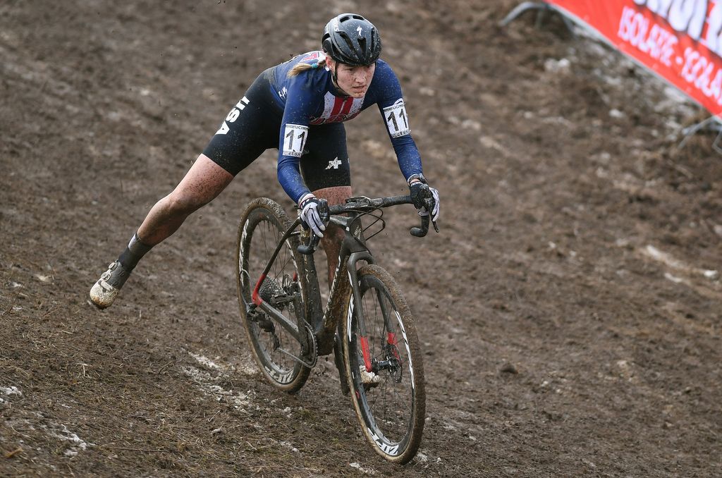 Elle Anderson (United States of America) riding to 11th