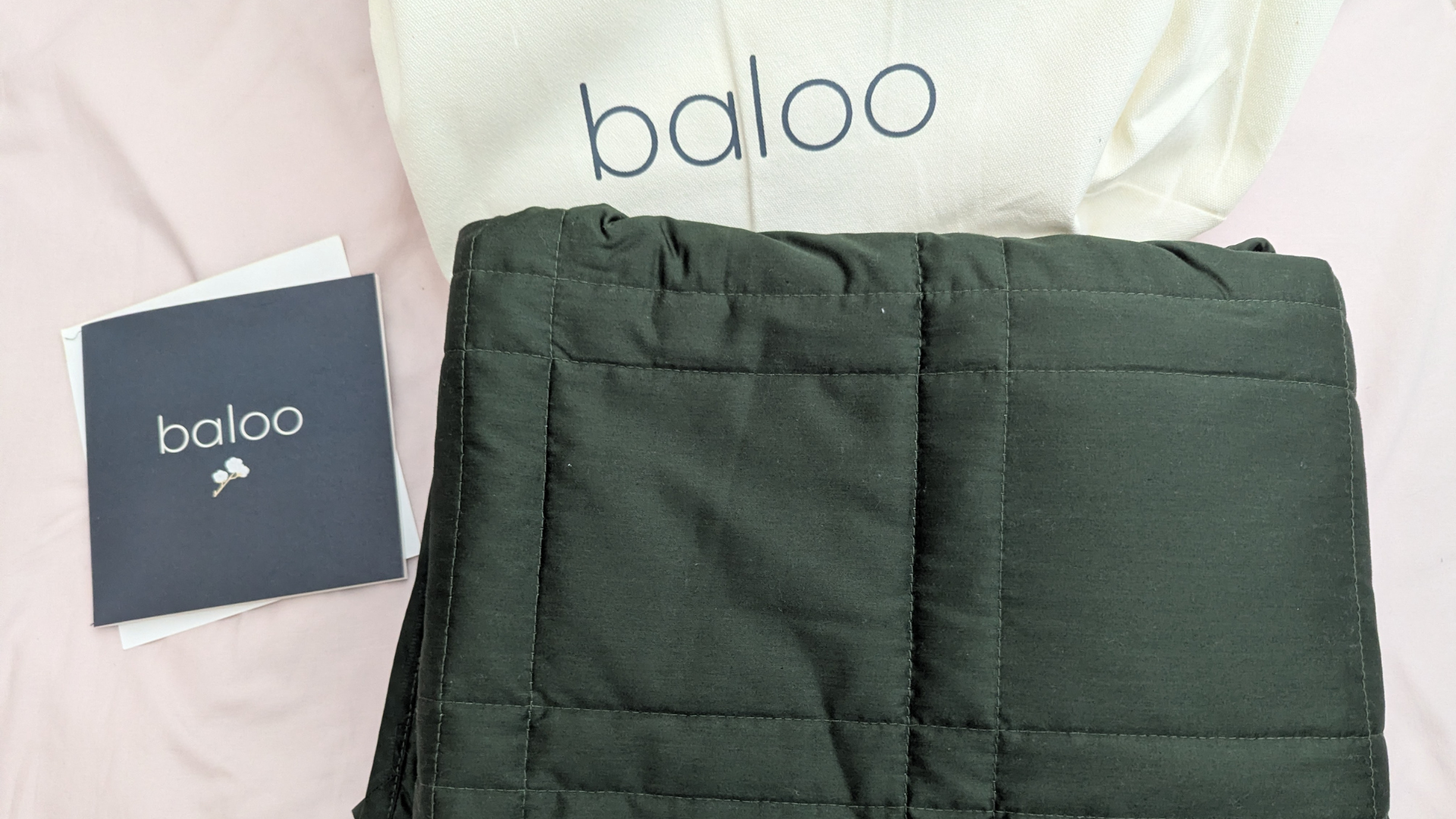 Baloo weighted blanket inside and out of the package