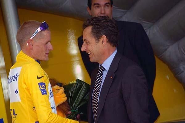 Michael Rasmussen (Rabobank) keeps yellow and the best wishes from France.