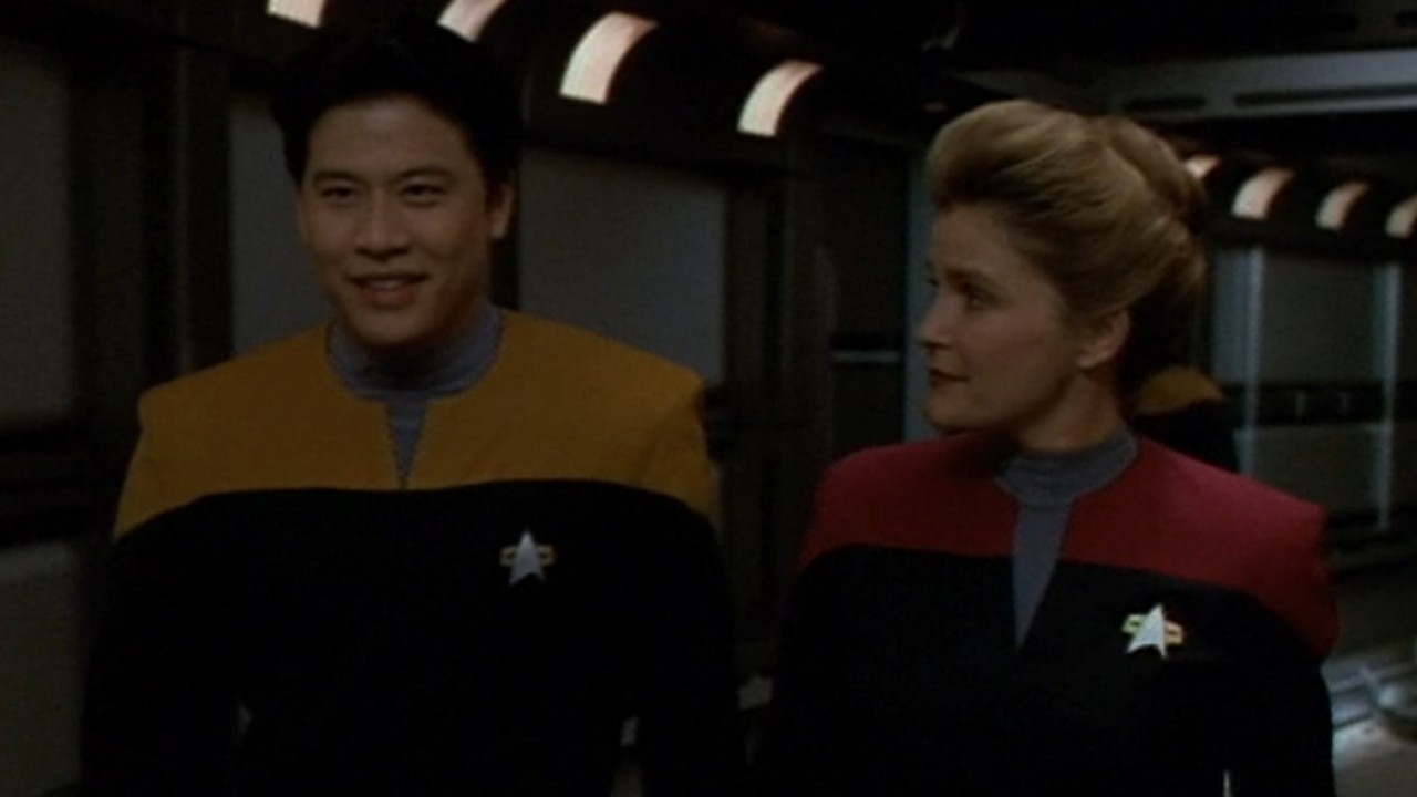 Harry Kim y Janeway en Star Trek: Voyager