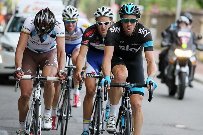 The breakaway with Mat Hayman (Sky) leading