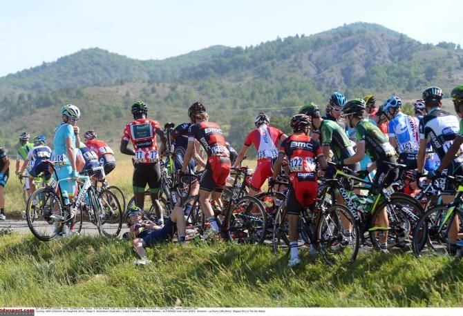 The early crash involved a lot of riders