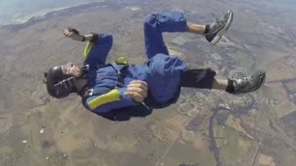 An instructor saves a skydiver who has a seizure midair