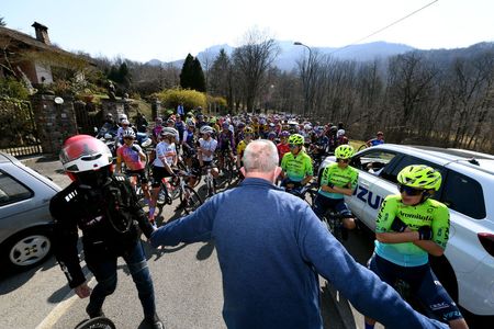 CITTIGLIO ITALY MARCH 20 The peloton are stopped due to the race being neutralised because of a traffic accident on the road during the 46th Trofeo Alfredo BindaComune di Cittiglio 2021 Womens Elite a 1418km one day race from Cocquio Trevisago to Cittiglio TrBinda UCIWWT on March 20 2022 in Cittiglio Italy Photo by Tim de WaeleGetty Images