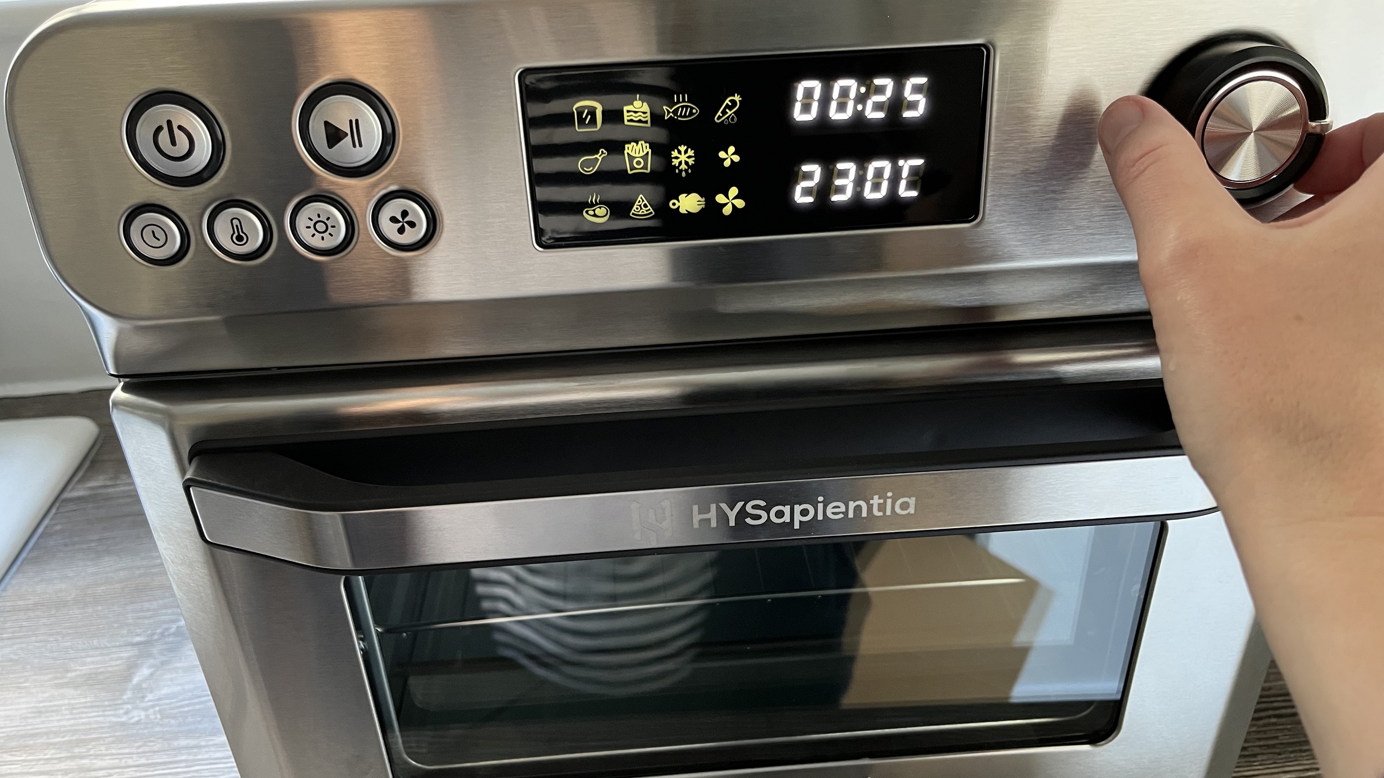 HYSapientia air fryer oven display screen
