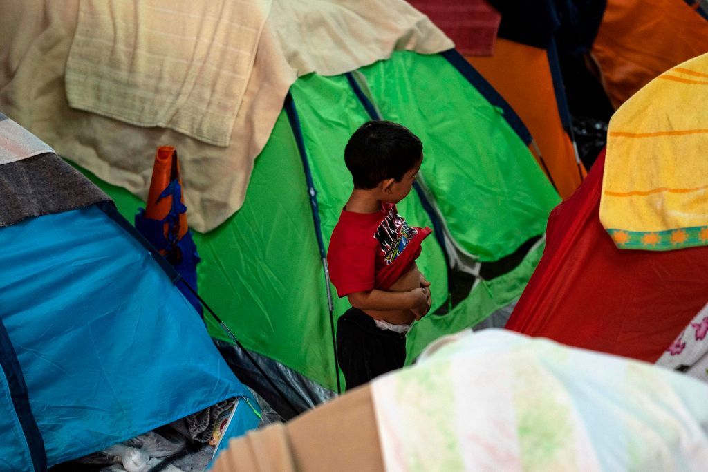 Migrant child at Mexico border