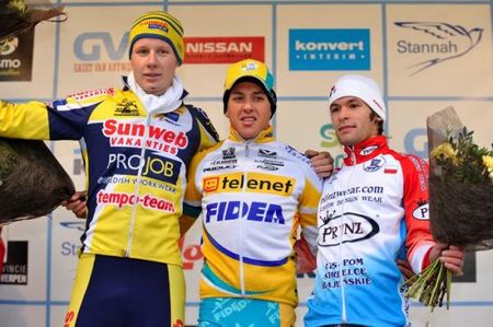 U23 men's podium: Tijmen Eising (Sunweb-Projob, 2nd); Tom Meeusen (Telenet-Fidea Cycling Team, 1st); Kacper Szczepaniak (LKS Pom Strzelce Krajenskie, 3rd).