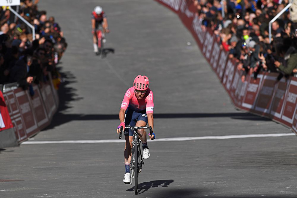 Simon Clarke finishes 8th at the 2019 Strade Bianche