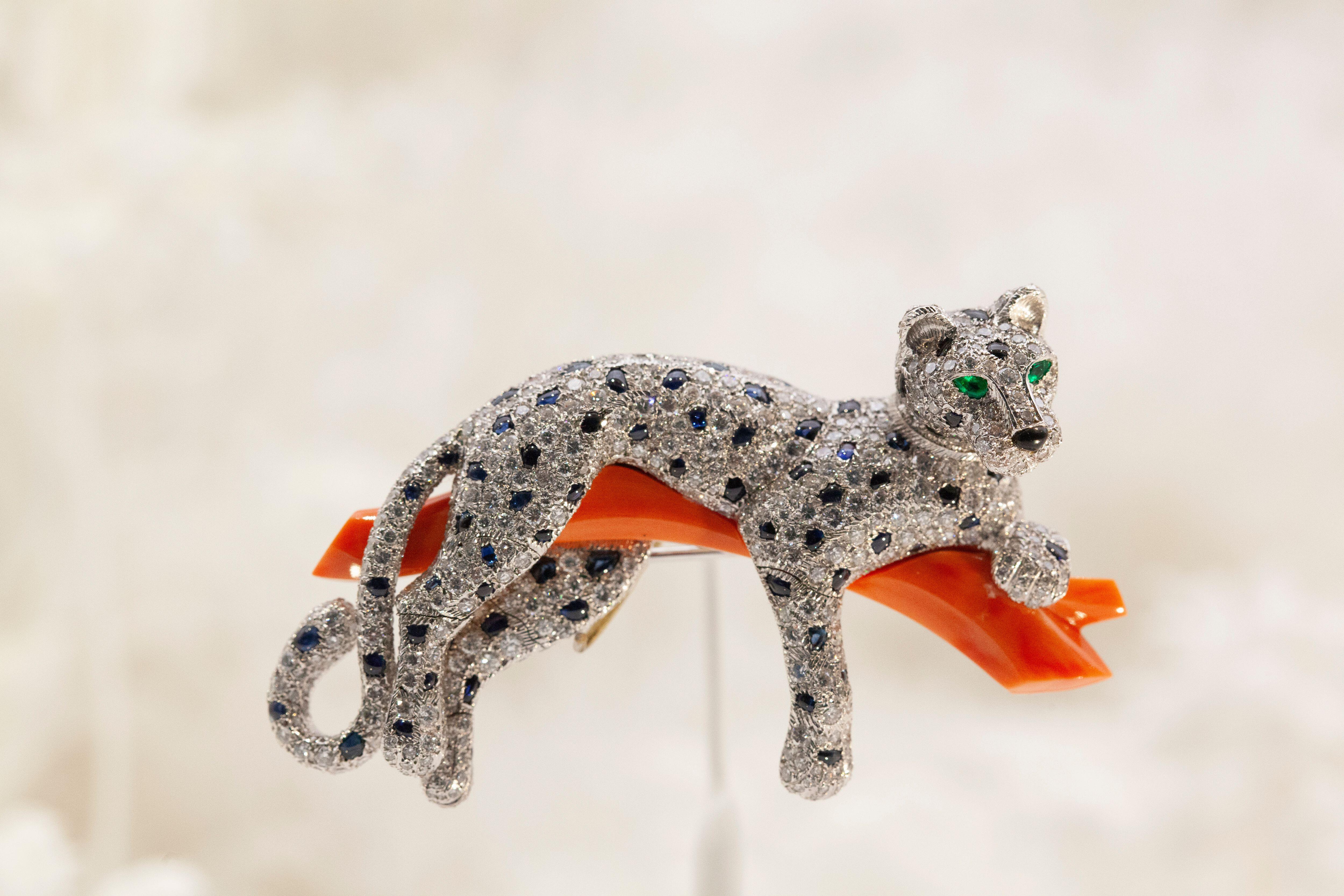 Coral, platinum and white gold Cartier brooch from 1989
