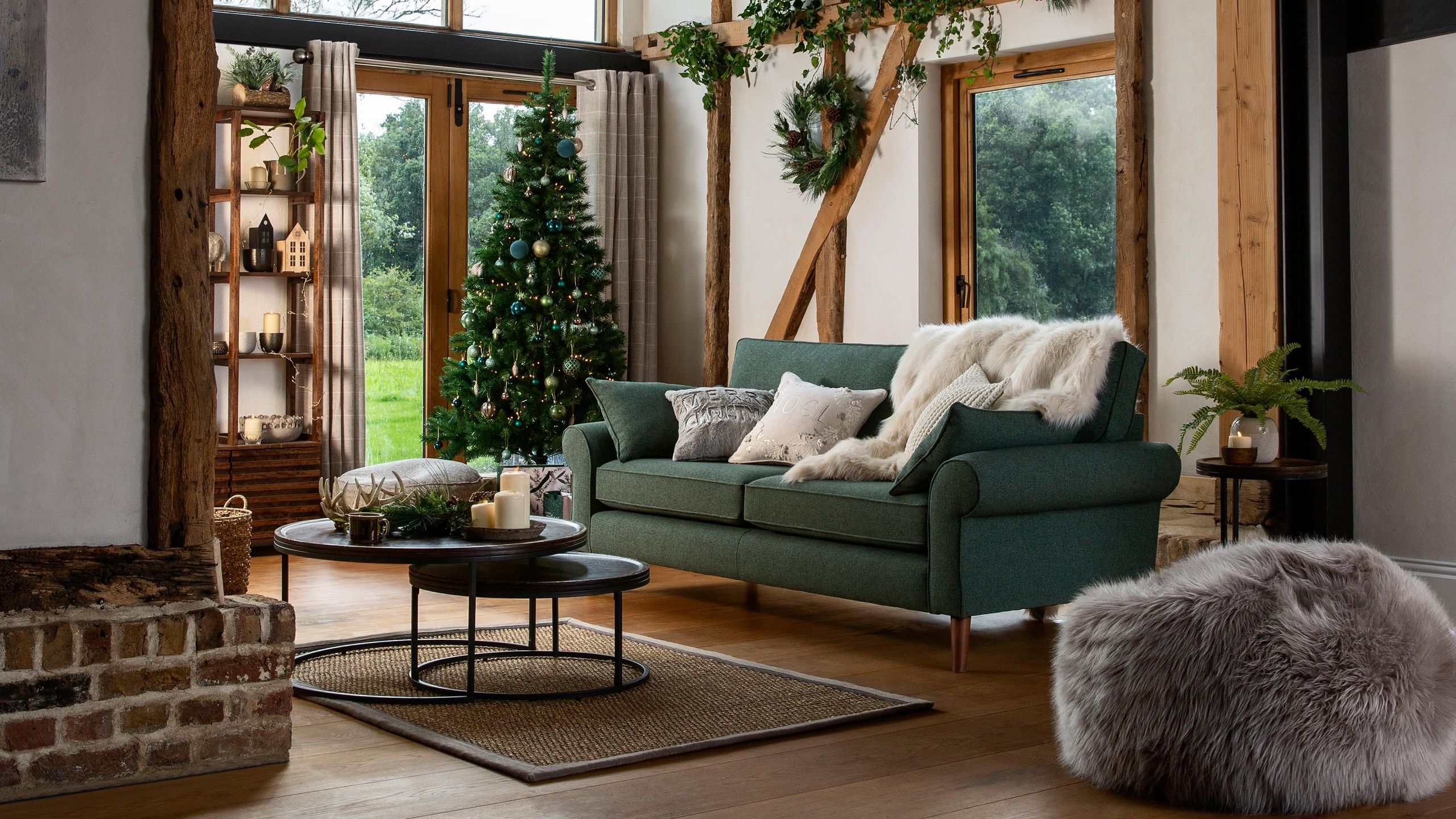 Rustic Christmas decor – 16 ways to style a farmhouse space | Real Homes
