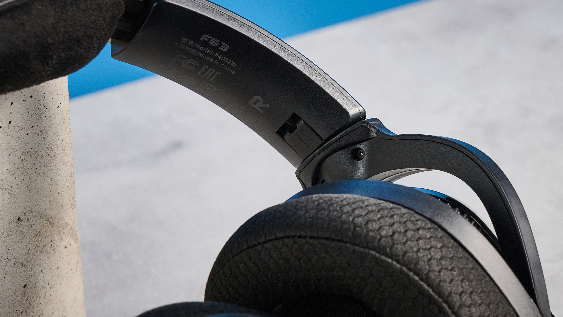 A black FiiO FG3 gaming headset
