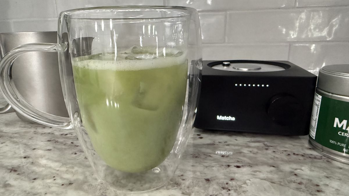 Terra Kaffe Aero making matcha