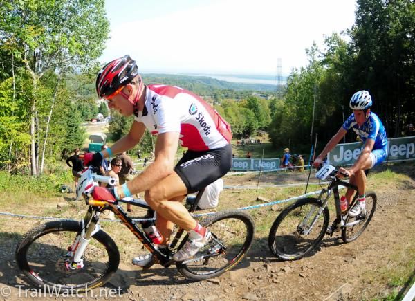 Thomas Litscher (Switzerland) leads Gerhard Kerschbaumer (Italy) up the switchbacks