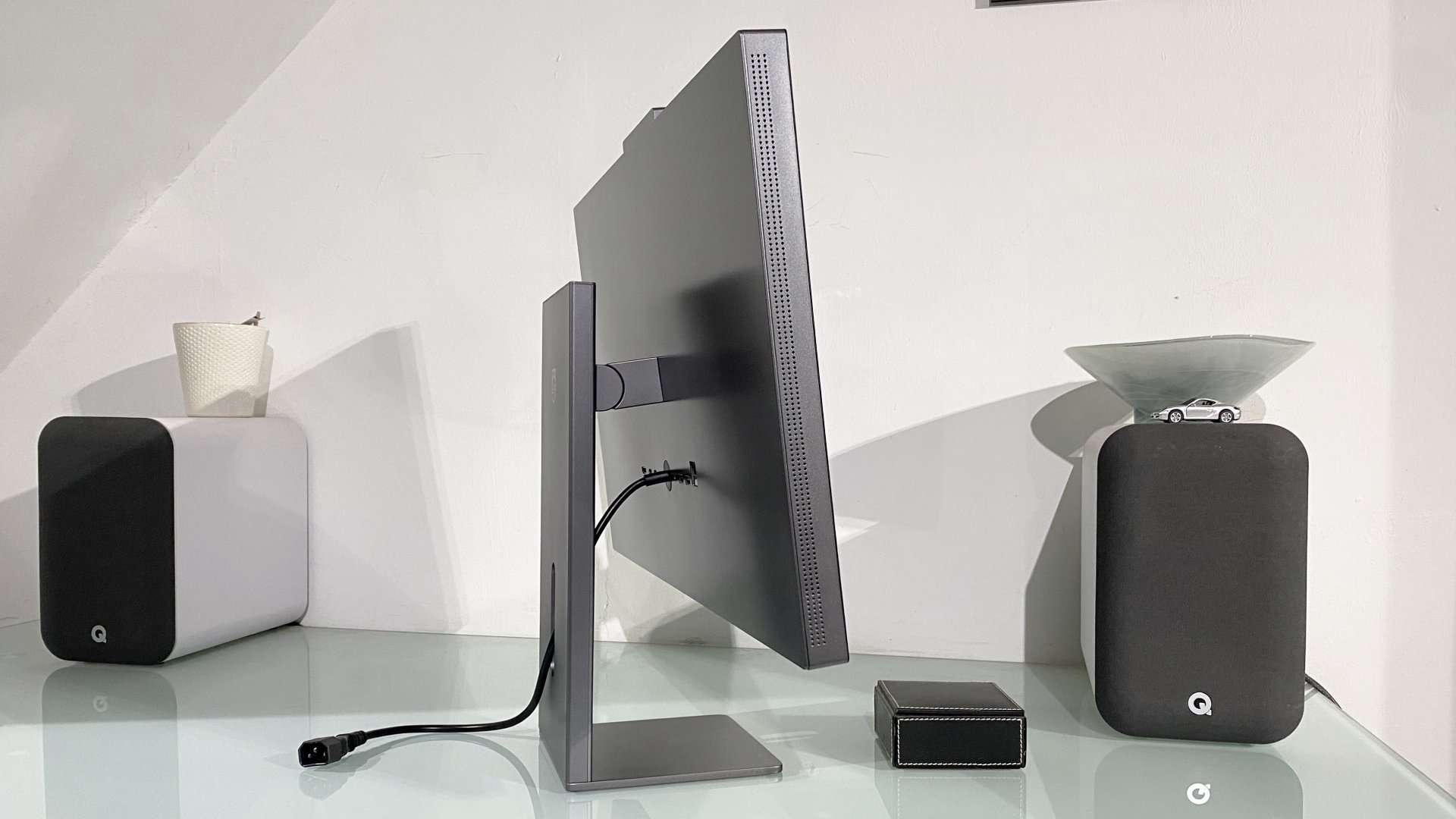 Philips 27E3U7903 during our review