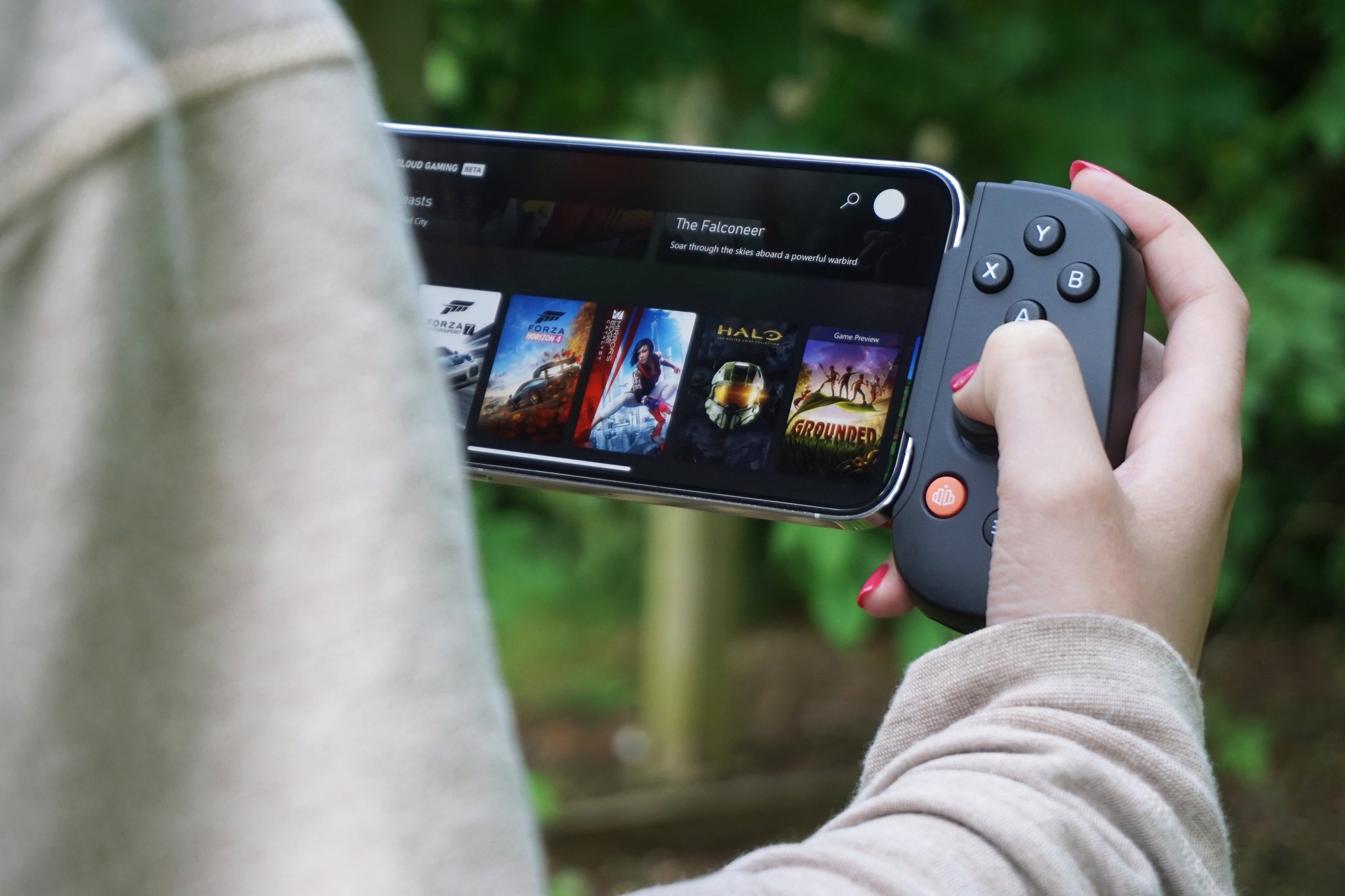 Here's What Xbox Cloud Gaming on an iPhone Is Actually Like