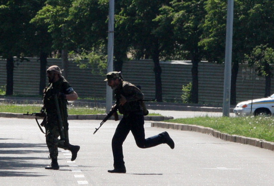 Isolated Ukrainian separatists &amp;#039;shaken&amp;#039; after failing to take control of airport